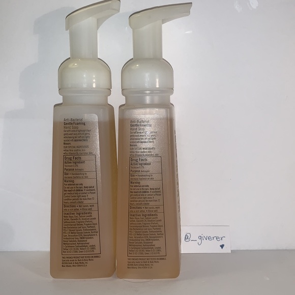 2 Japanese Cherry Blossom Foaming Hand Soap - Picture 3 of 6